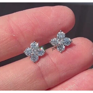 Moissanite sterling silver S925 Women's Lab Grown Diamond / Moissanite Flower